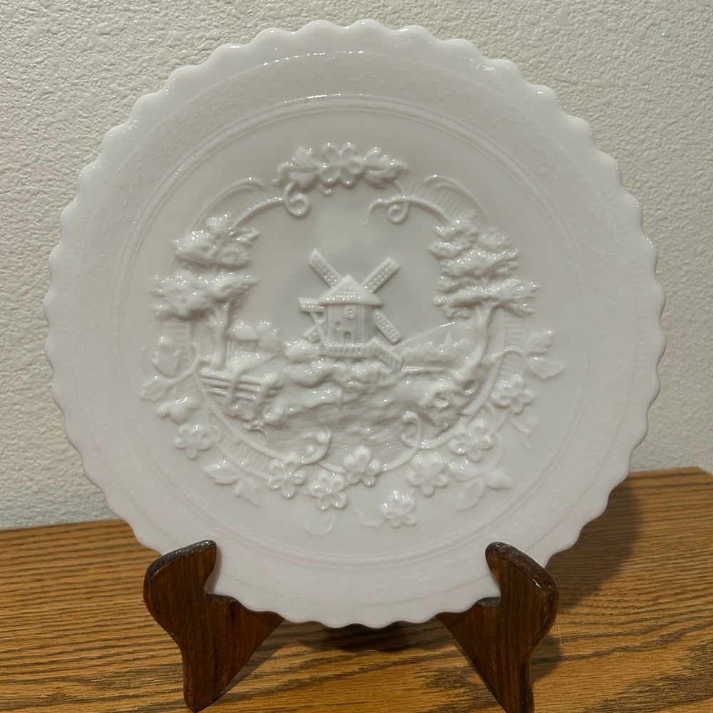 Vintage Milk Glass White Windmill Art Glass Plate - Picture 5 of 6
